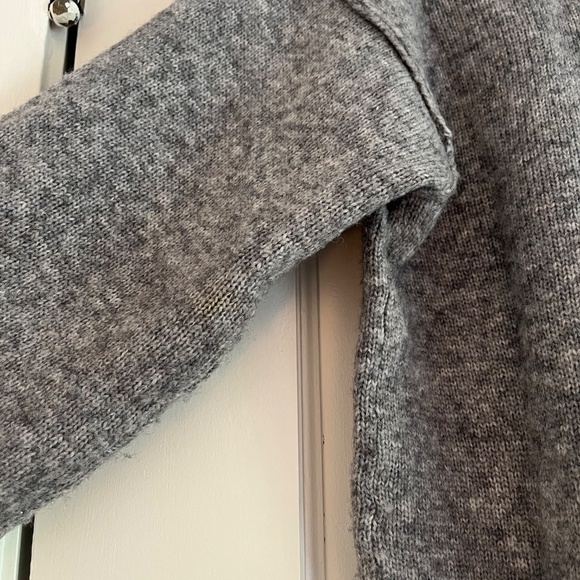 J.Crew Cashmere Crewneck - Picture 3 of 3